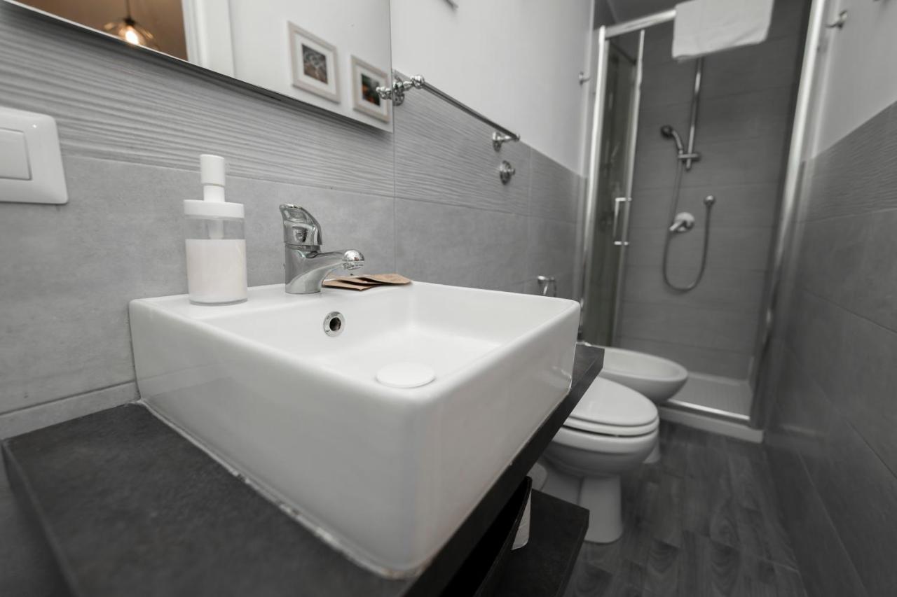 Donna Chiara Holiday House - Toledo Neapol Zewnętrze zdjęcie