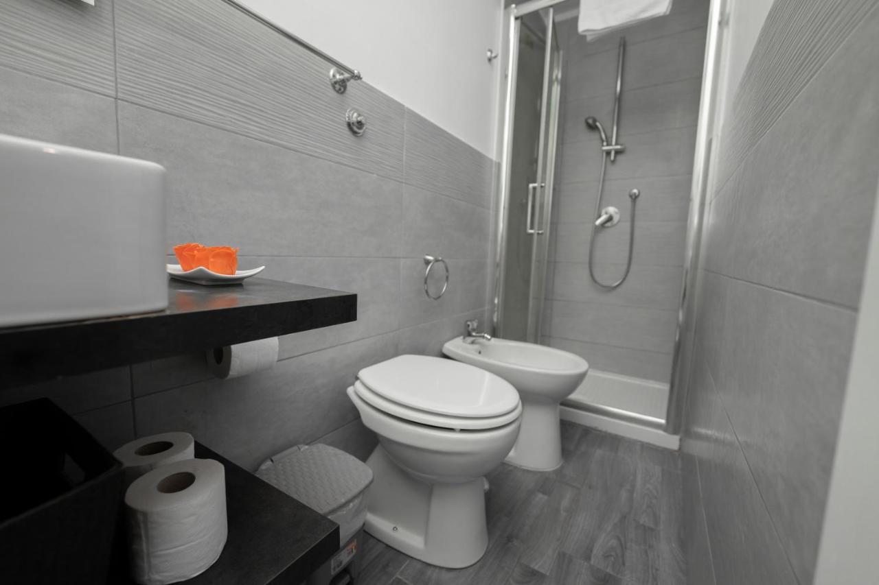 Donna Chiara Holiday House - Toledo Neapol Zewnętrze zdjęcie