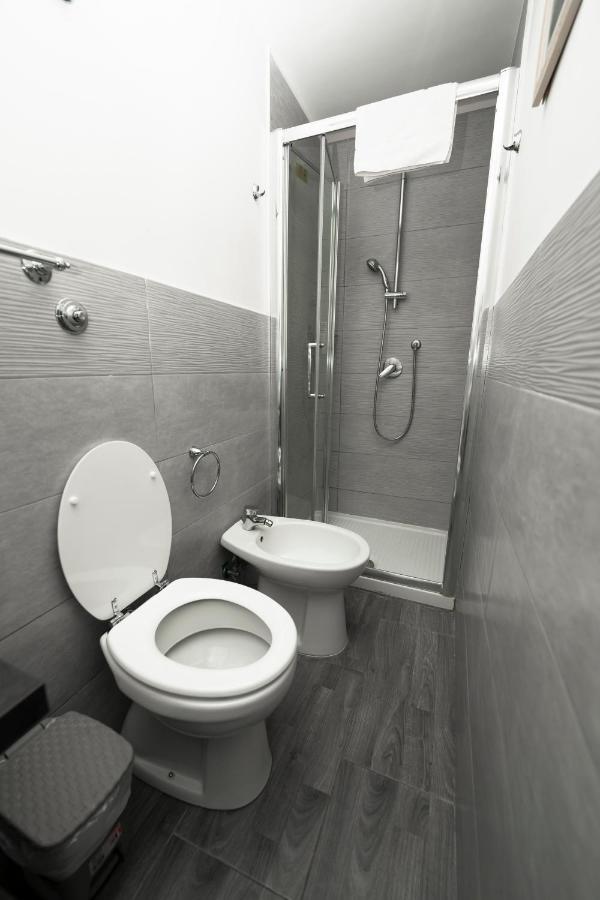 Donna Chiara Holiday House - Toledo Neapol Zewnętrze zdjęcie